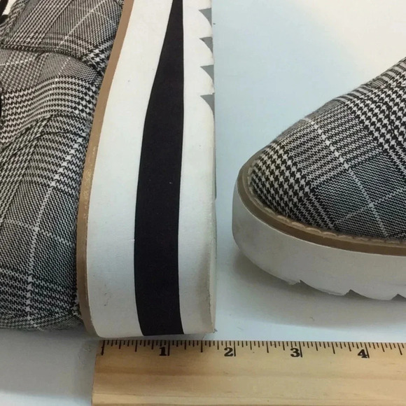Madden Girl Black & White Plaid Platforms Size 11 - Picture 9 of 10